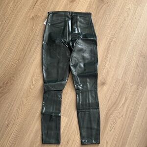 SPANX Black Shiny Leggings Forest green